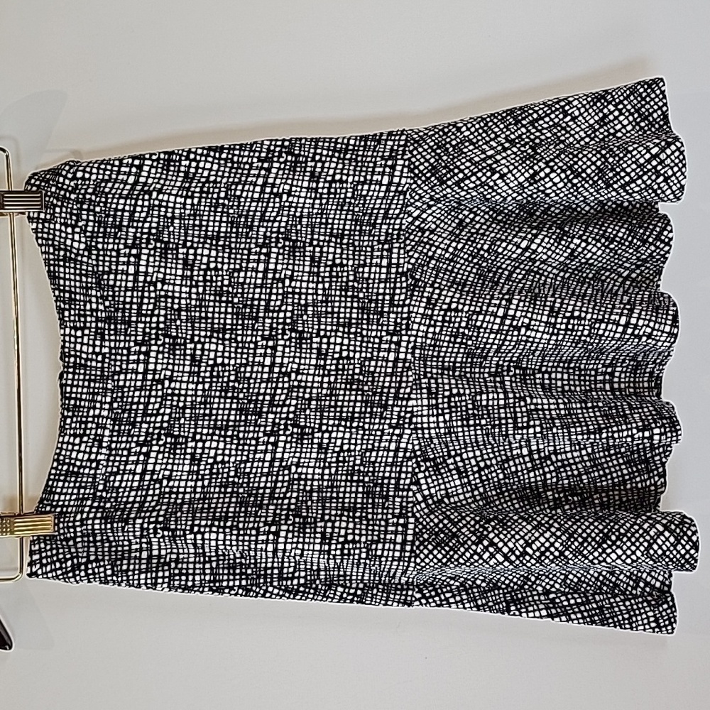 Cato Black/White Peplum Skirt Size 2